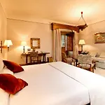 De Santiago - Reis Catolicos 5*