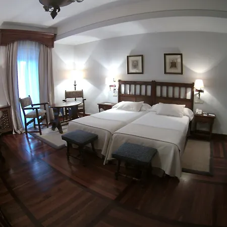 De Santiago - Reis Catolicos Hotel