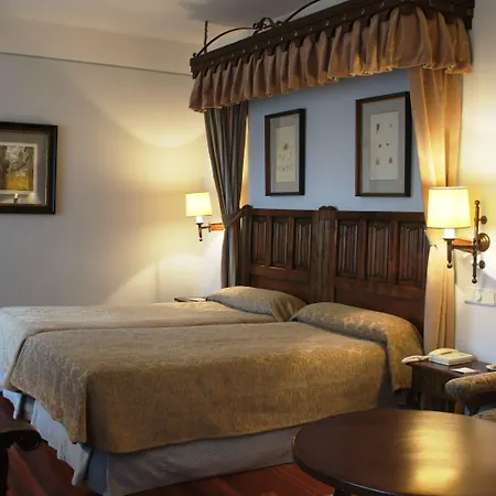 De Santiago - Reis Catolicos Отель 5*