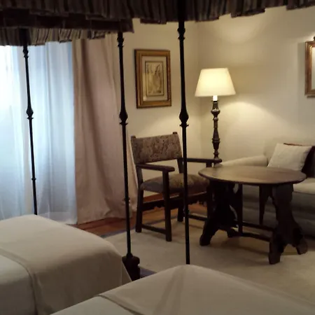 Отель De Santiago - Reis Catolicos Сантьяго-де-Компостела