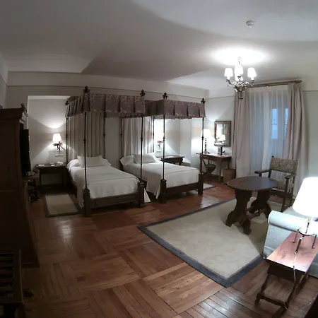 De Santiago - Reis Catolicos 5*