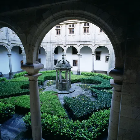 De Santiago - Reis Catolicos Сантьяго-де-Компостела