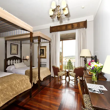 Отель De Santiago - Reis Catolicos