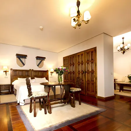 Отель De Santiago - Reis Catolicos