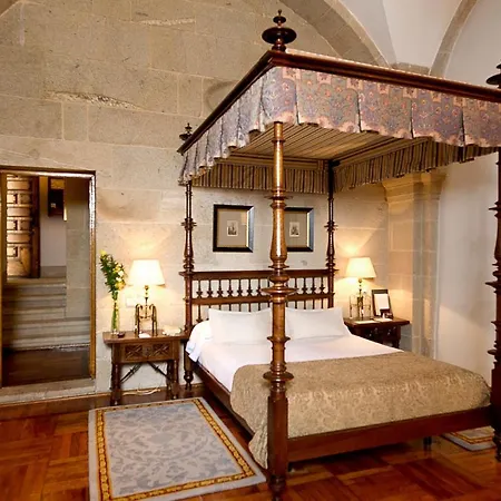 De Santiago - Reis Catolicos Сантьяго-де-Компостела