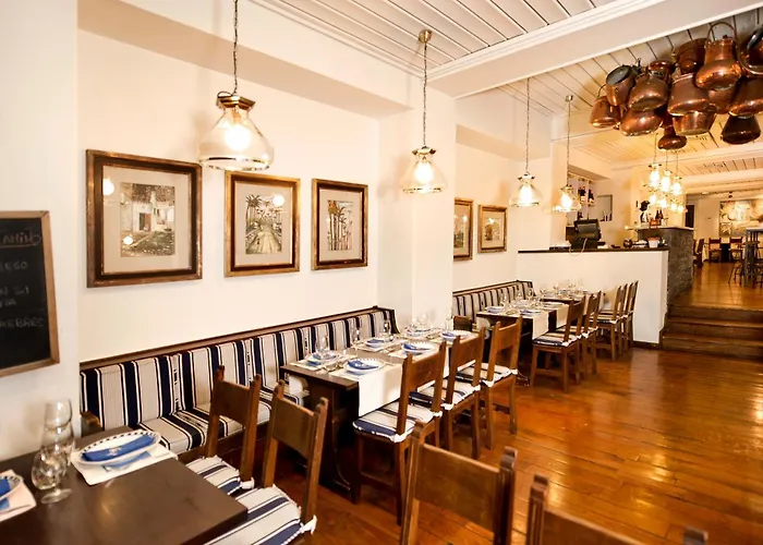 Hotel Parador De Santiago - Hostal Reis Catolicos 5*