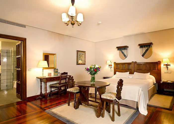 Hotel Parador De Santiago - Hostal Reis Catolicos 5*