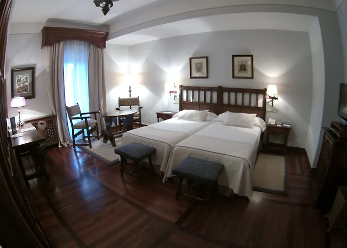 Parador De Santiago - Hostal Reis Catolicos 5*
