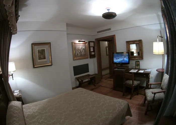 Hotel Parador De Santiago - Hostal Reis Catolicos Santiago de Compostela