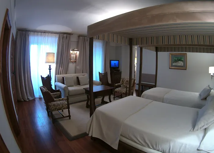 Parador De Santiago - Hostal Reis Catolicos 5*