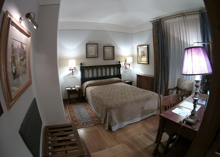 Parador De Santiago - Hostal Reis Catolicos Santiago de Compostela