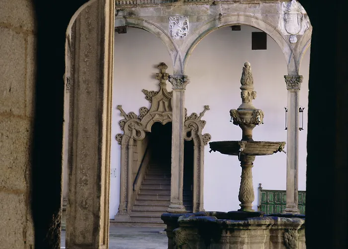 De Santiago - Reis Catolicos 5*