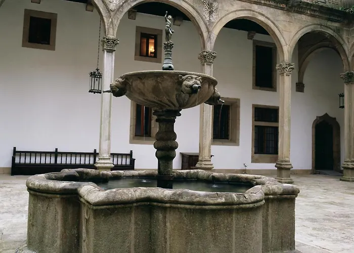 Hotel Parador De Santiago - Hostal Reis Catolicos 5*